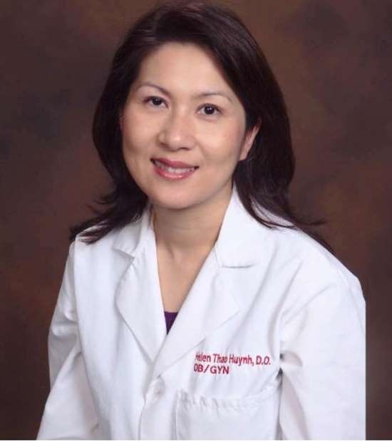 ファン医師（院長） Dr. Hailun Huang